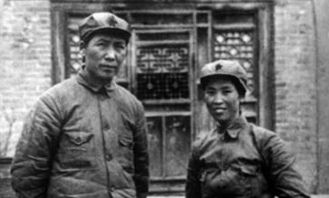 红军长征时有规定，夫妇尽量分开行军，不能长期在一起。例如毛主席跟贺子珍，就严格遵