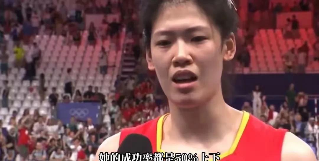 “中土女排”大战后，吴梦洁是哭的最厉害的一个。作为队里的头号主攻手，没带领中国队