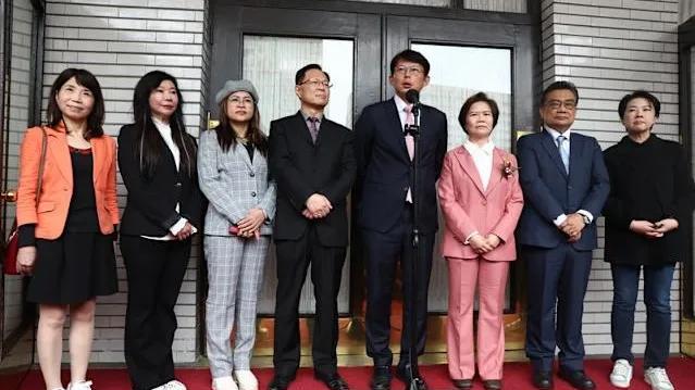 民众党8名不分区战力评比:黄国昌独占鳌头，虽然黄珊珊的才是民众党排名第一的不分