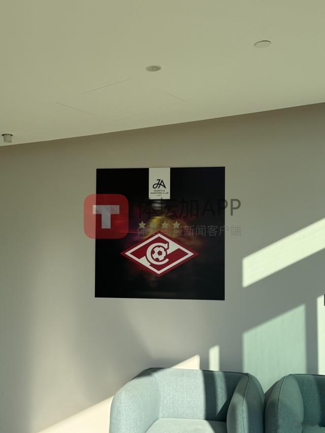 马德兴: 新国足迪拜集训有新气象! U23国足小弟刺激老大哥