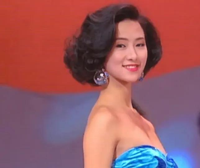 人间水蜜桃——翁虹翁虹是亚洲小姐选美出身，曾击败万绮雯、伍咏薇等强劲对手，