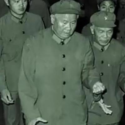 1984年，敲门声打破了陈再道家中的宁静，一群身着制服的人闯入：“首长，有一事向