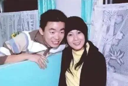 ☆2008年，刘若英开演唱会前，给王宝强打电话，邀请他过来当嘉宾。可是王宝强直接