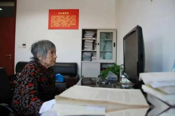 “中国根本没有能力造出芯片，即使造出来中国芯片也落后世界20年！”1989