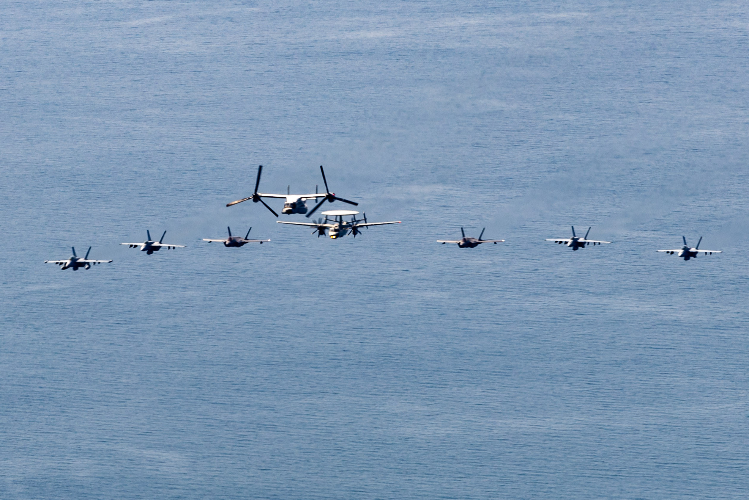岩国基地上空的靓仔们​​​