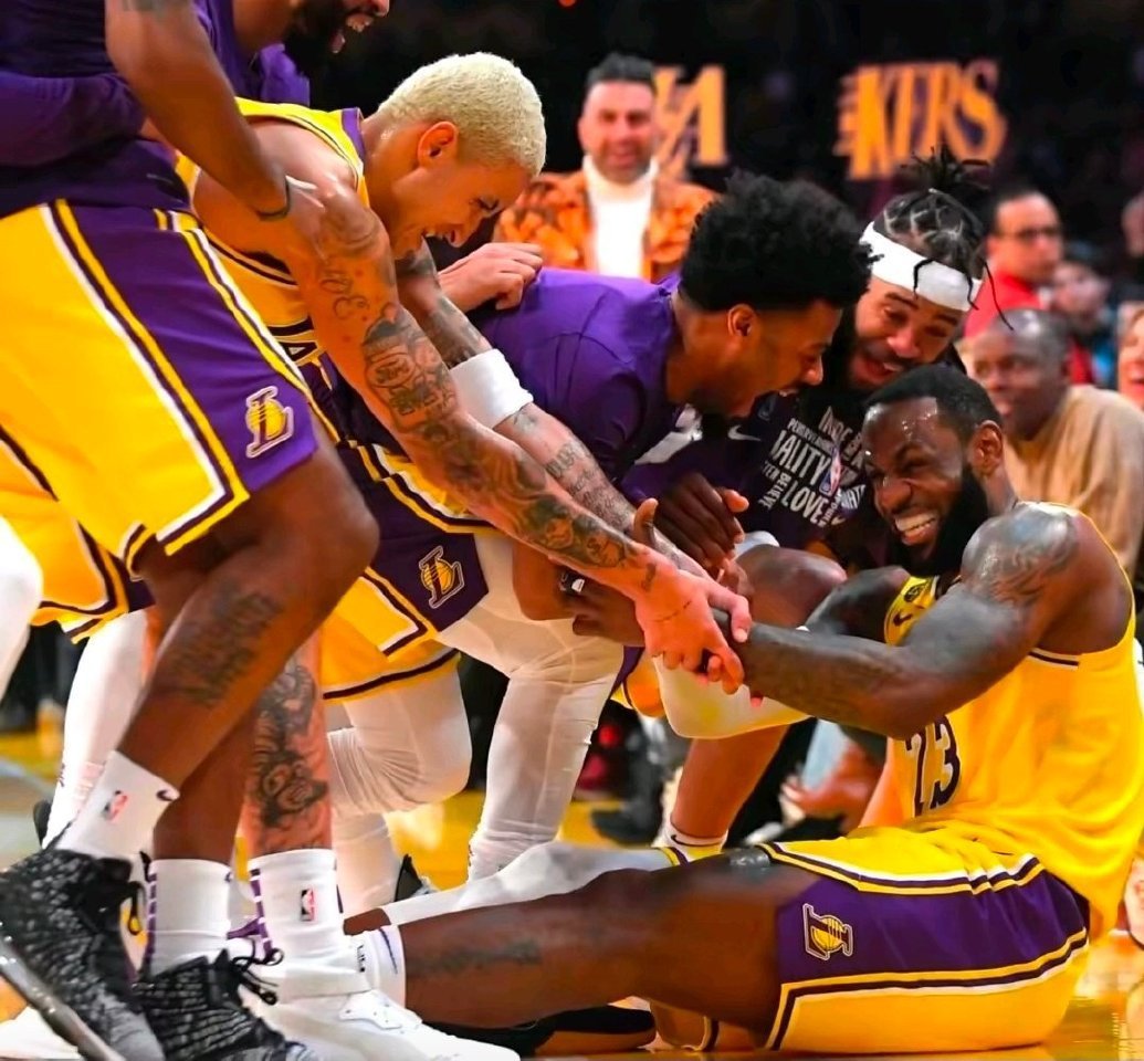 赛季至今东契奇多项进攻端数据排名联盟前三：场均得分34.7分联盟第1场均出手23