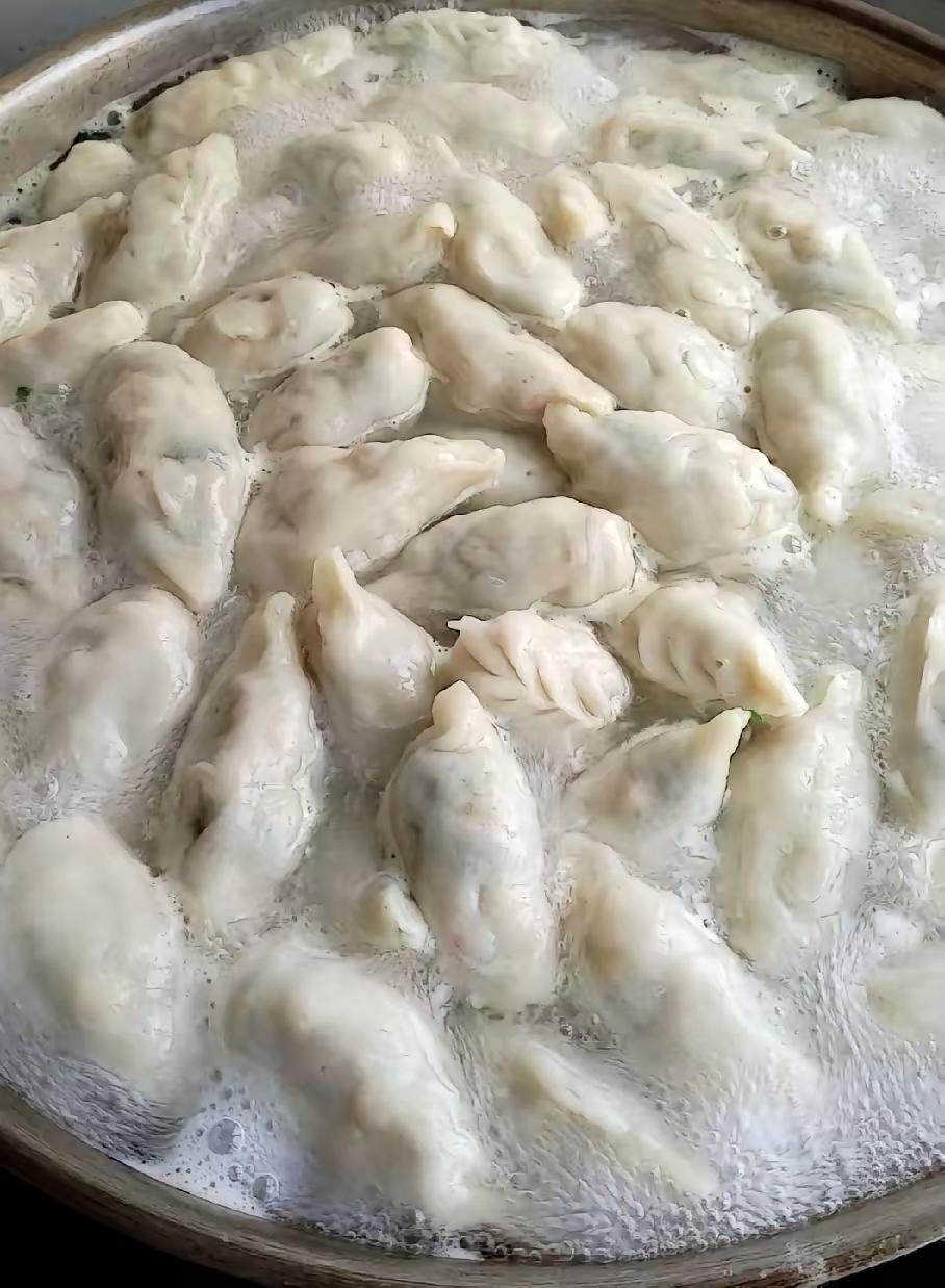 你们发现没有现在的孩子真是太难伺候了这么好吃的饺子人家就吃了几个就不吃了