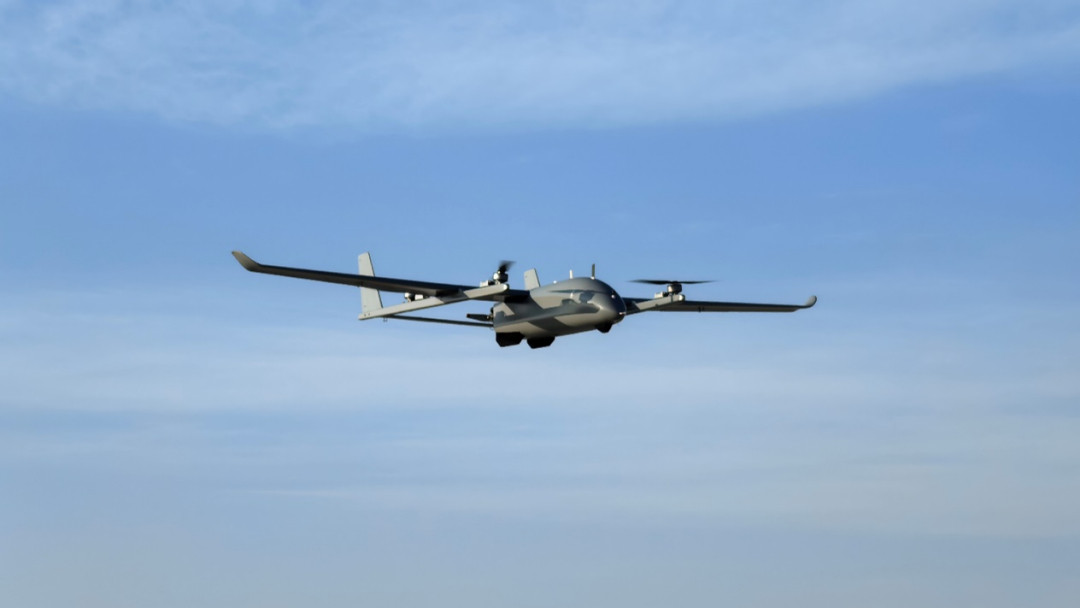 近日，由中国兵器工业集团爱生集团自主研发的200kg级大载重长航时复合翼无人机系