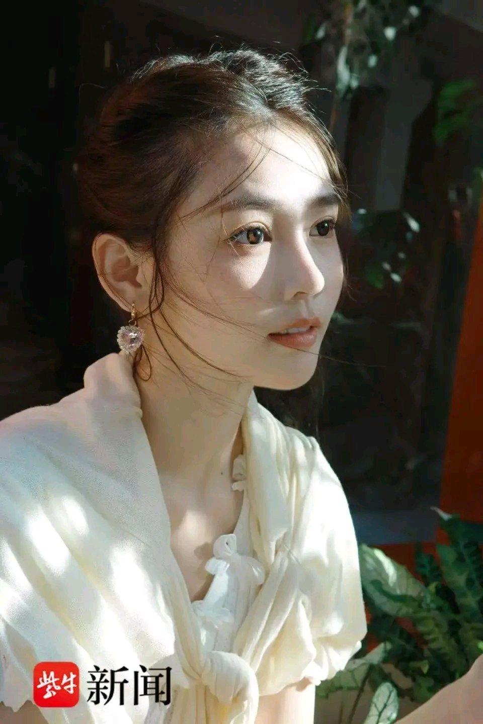 这已婚两娃百万女主播被控诈骗2500万的事儿，简直比剧还精彩！女主播魏莹虚构