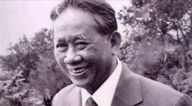 1981年，越南空军上尉乔清陆因对黎笋政府不满，带9人起义投奔中国，痛斥越南官方