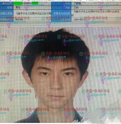 人无少年时，中年时期的于朦胧眉目依旧像少年时那般眉清目秀。不过人长得好看，不如心