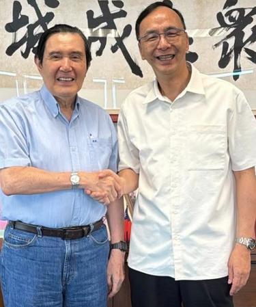 马英九下周76岁生日！朱立伦今看望提前送生日祝福 下周一将是马英九76岁生日