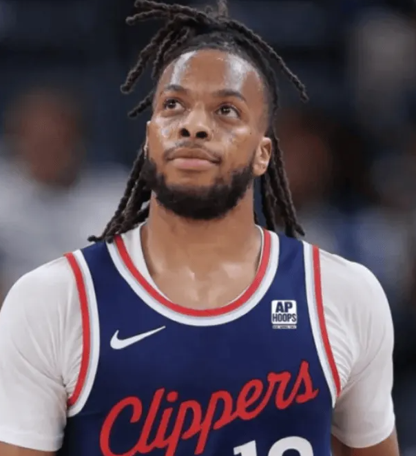 NBA常规赛后，科怀-伦纳德接受了采访。谈到新队友达里厄斯-加兰，伦纳德表示：