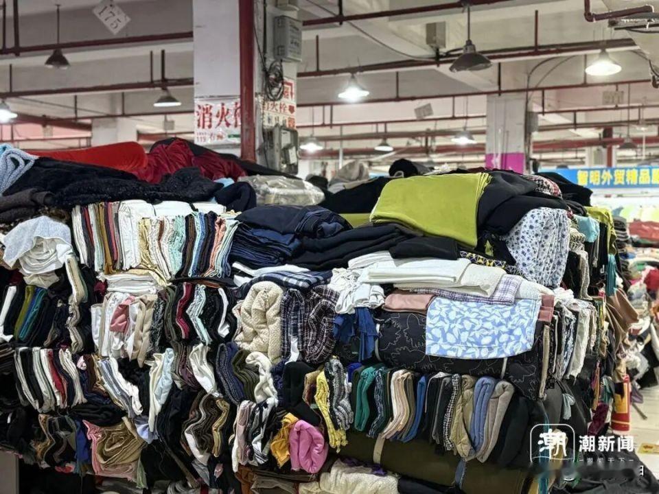杭州海商城——老杭州人口中的“浙江旧货市场”,最近突然成了年轻人的“香饽饽”。一