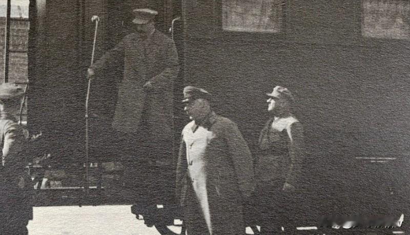 1943年11月22日，以斯大林为代表的苏联代表团从莫斯科出发前往德黑兰参加盟国