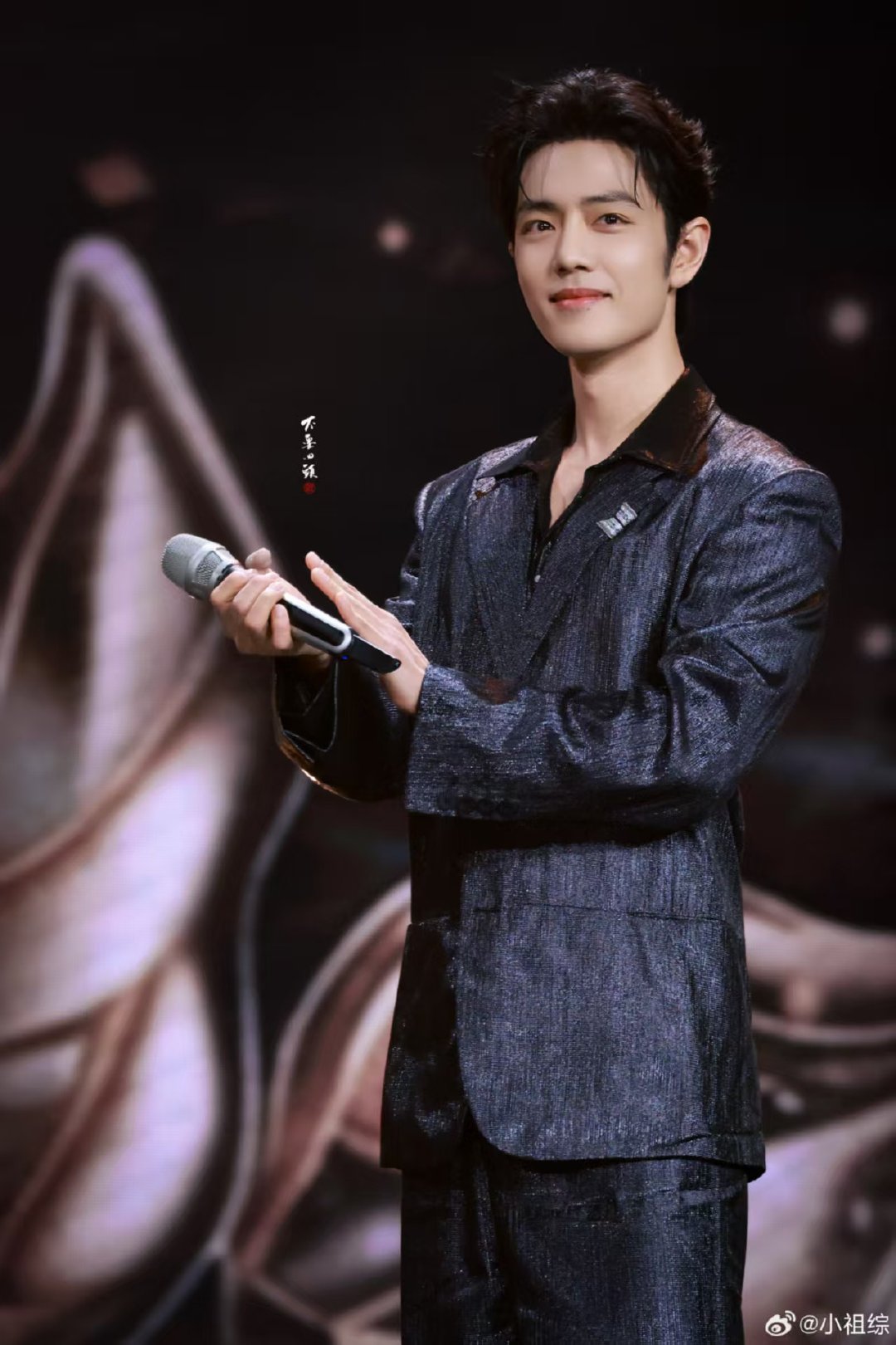 谁来给肖战递张纸肖战流汗后更加貌美了这是什么神仙颜值！肖战易出汗体质，满头大