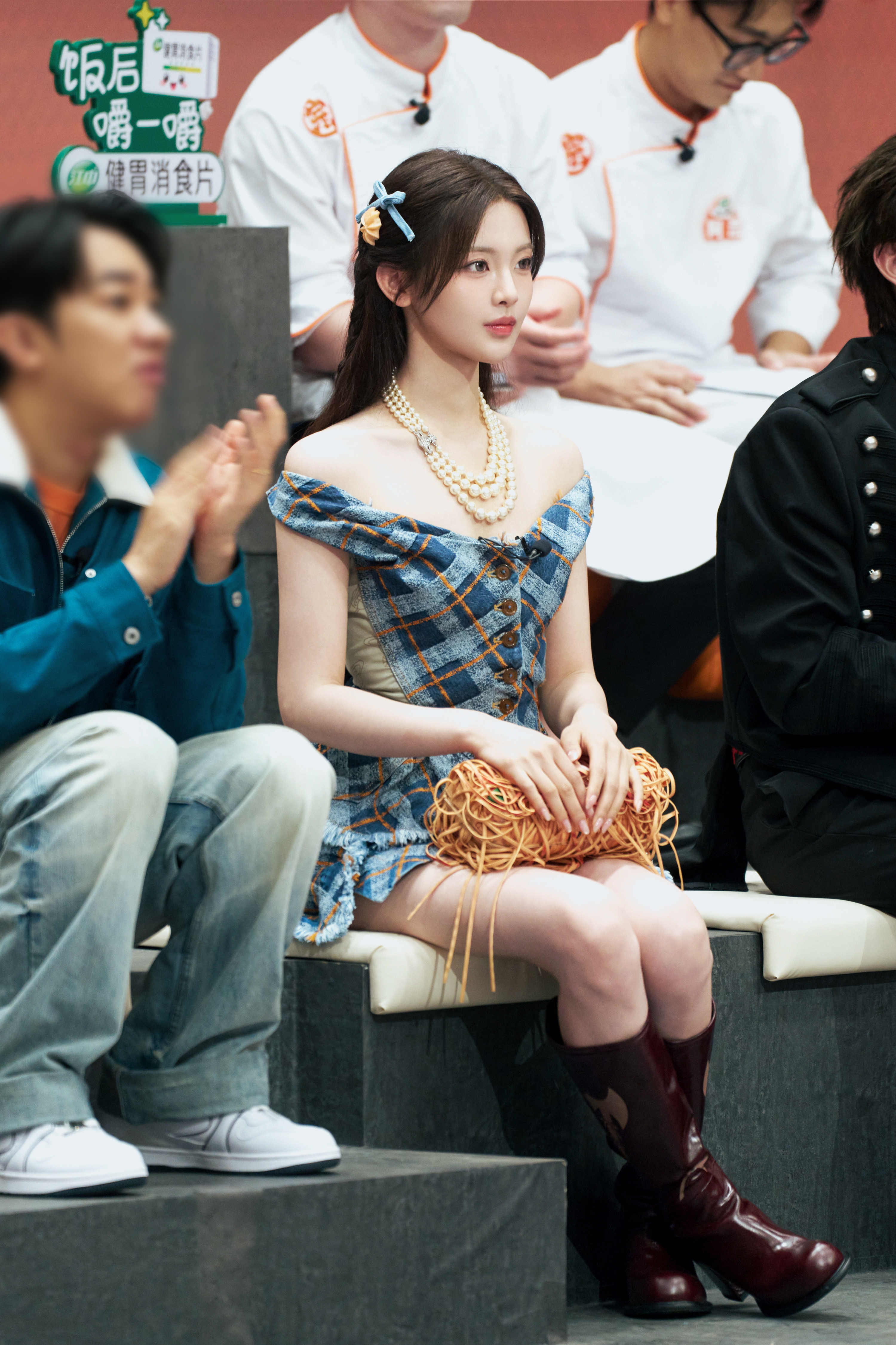 杨超越顶不住，发射发射＞＞＞💕💕💕