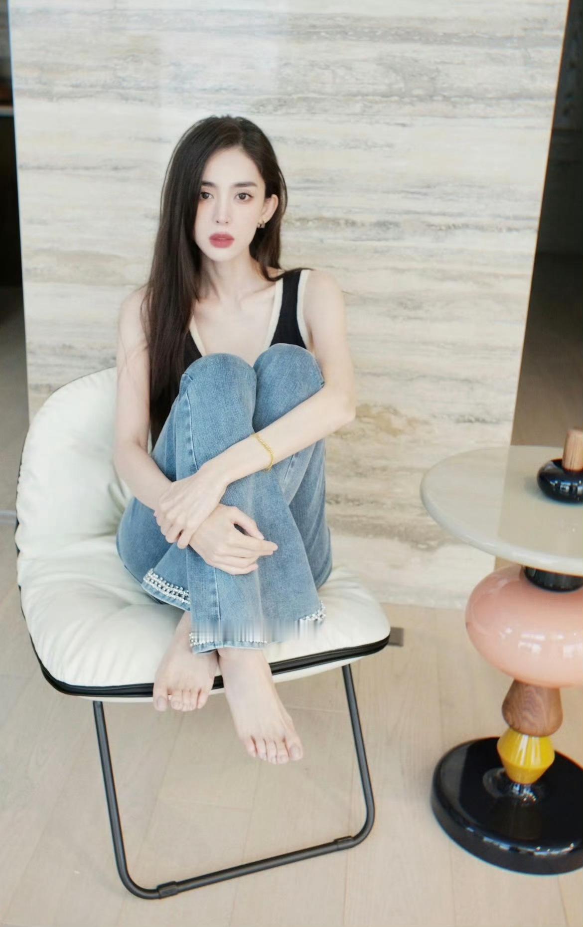 娜扎居家🦶​​​