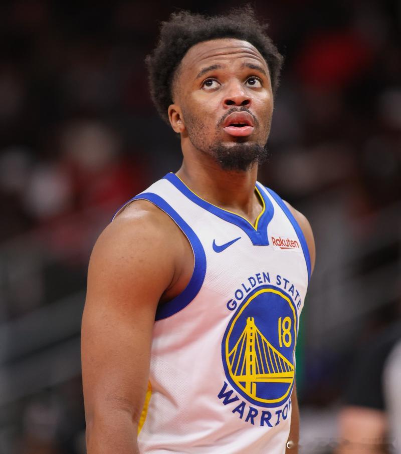 今天，勇士官方更新了克赖尔的伤病情况。原文写道：克赖尔于今日接受了核磁共振（MR