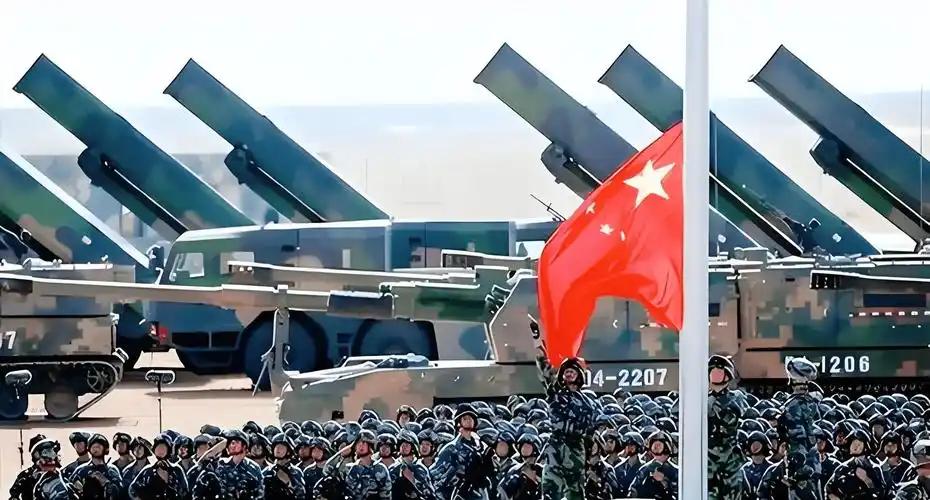 一位在美国街头摆摊的华人大妈在接受采访时曾表示，美国这边比国内好太多了，这边