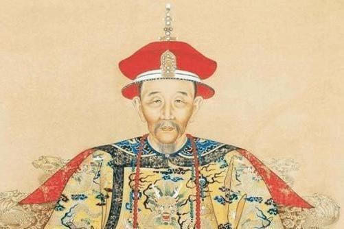 公元1722年，康熙去世。一直抱病在床的宜妃，坐着四人抬的软轿前去哭灵。谁知，竟