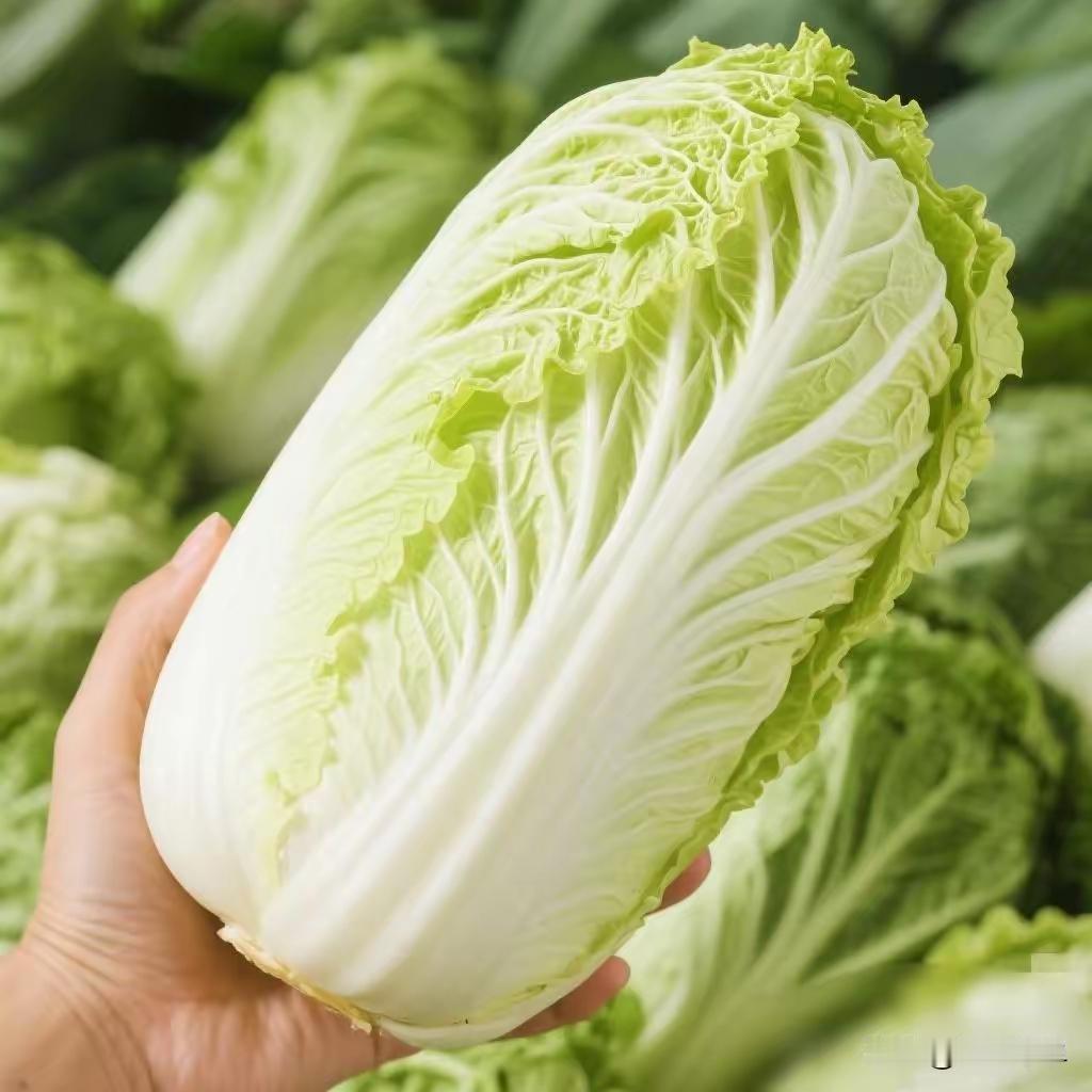 现在超市的菜价真的变天了，2个极端！​便宜的有，猪肉8.9块一斤，鸡蛋3块一斤