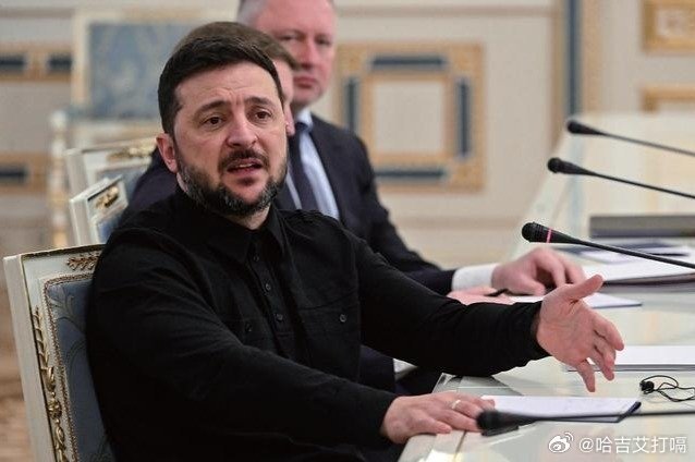 凤凰新闻【没钱打仗了，泽连斯基请求停火，俄军发起猛攻，特朗普划清界限】当地时间3