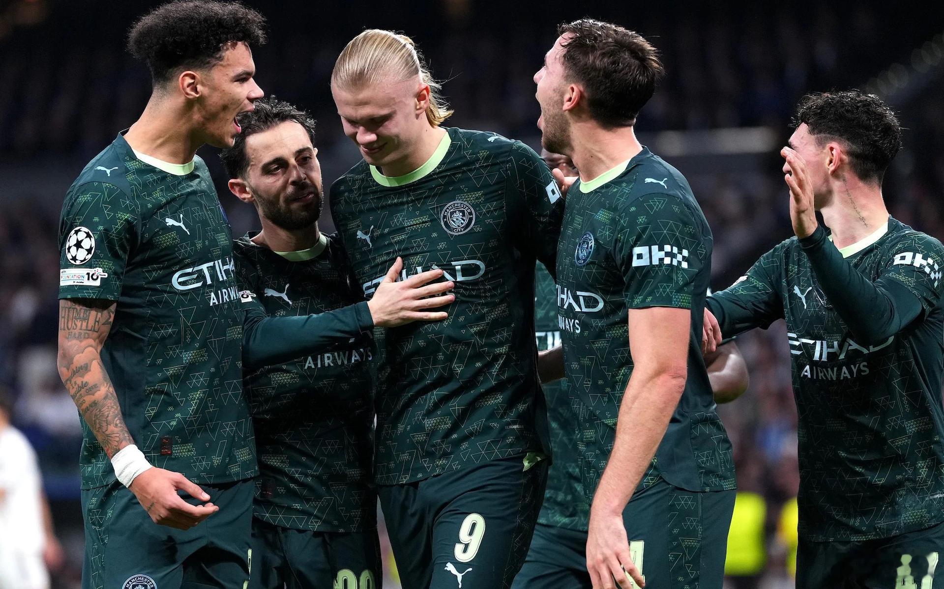 皇马1比2曼城奥莱利的第一个欧冠进球，是在伯纳乌攻破了皇马大门。格瓦迪奥尔头球