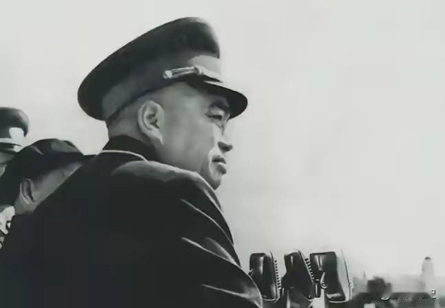 1948年，彭德怀的西北野战军刚拿下宝鸡，谁知，马家军的骑兵像疯了一样扑过来。更