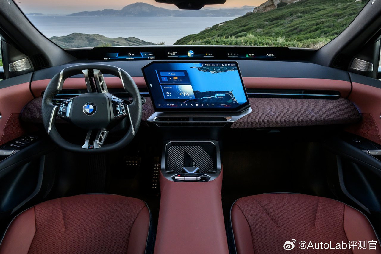 大家有没有发现，随着中控屏越来越大，现在汽车的内饰基本都长一个样。其实如果屏幕的