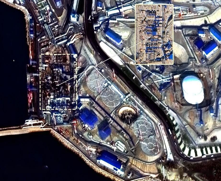 乌军自杀式无人机于11月14日凌晨对俄罗斯新罗西斯克港的“谢斯哈里斯”石油码头发