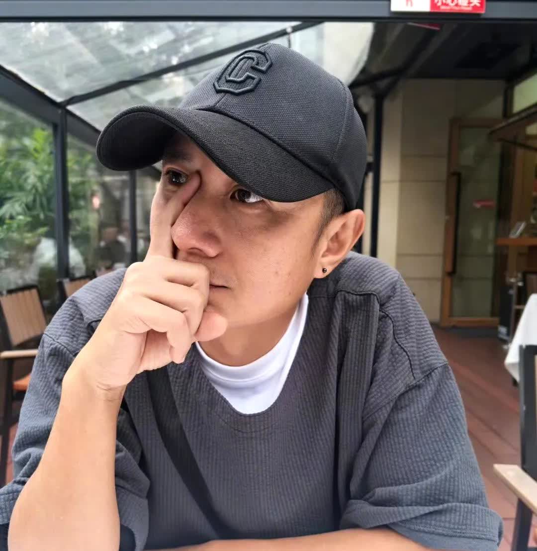 文章要偷着乐了没想到事情过去11年，风评却完全不一样了。坐副驾驶