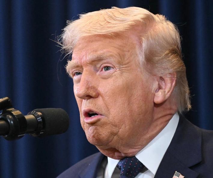 特朗普今天（3月10日）发文说：“如果伊朗敢做出任何阻碍霍尔木兹海峡石油流通的事