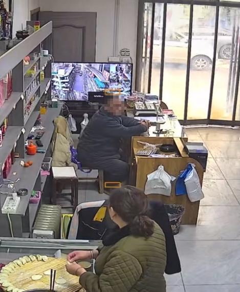 一场寻常闲聊竟成永别，新乡辉县的悲剧令人扼腕叹息。（个人观点仅供参考，无任何不