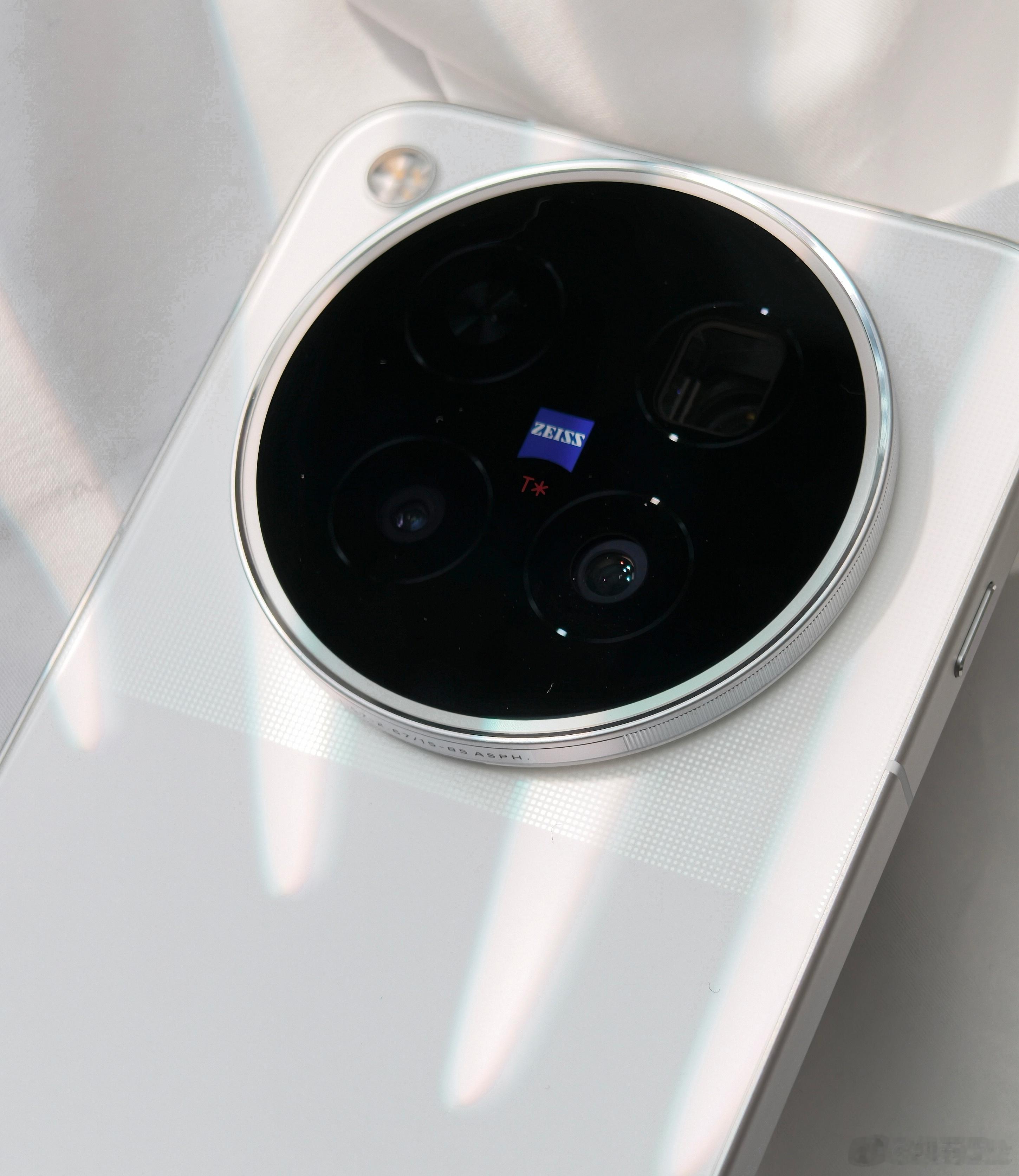 #vivo#心心念念的vivoX500ProMax终于到手啦，直接选择了晴天白色。拆开包装那一刻真的