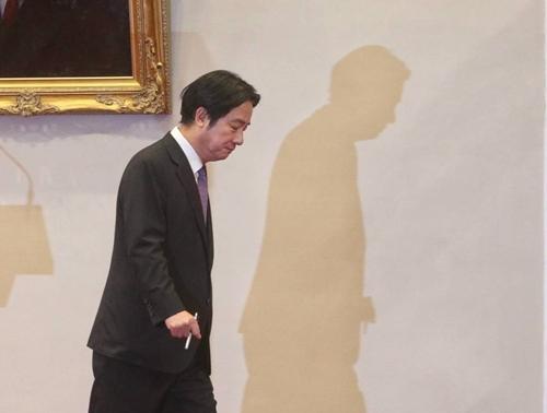 赖清德这个“货”，非洲拒收三个月前，赖清德把自己打包成一件“货物”，偷偷摸摸