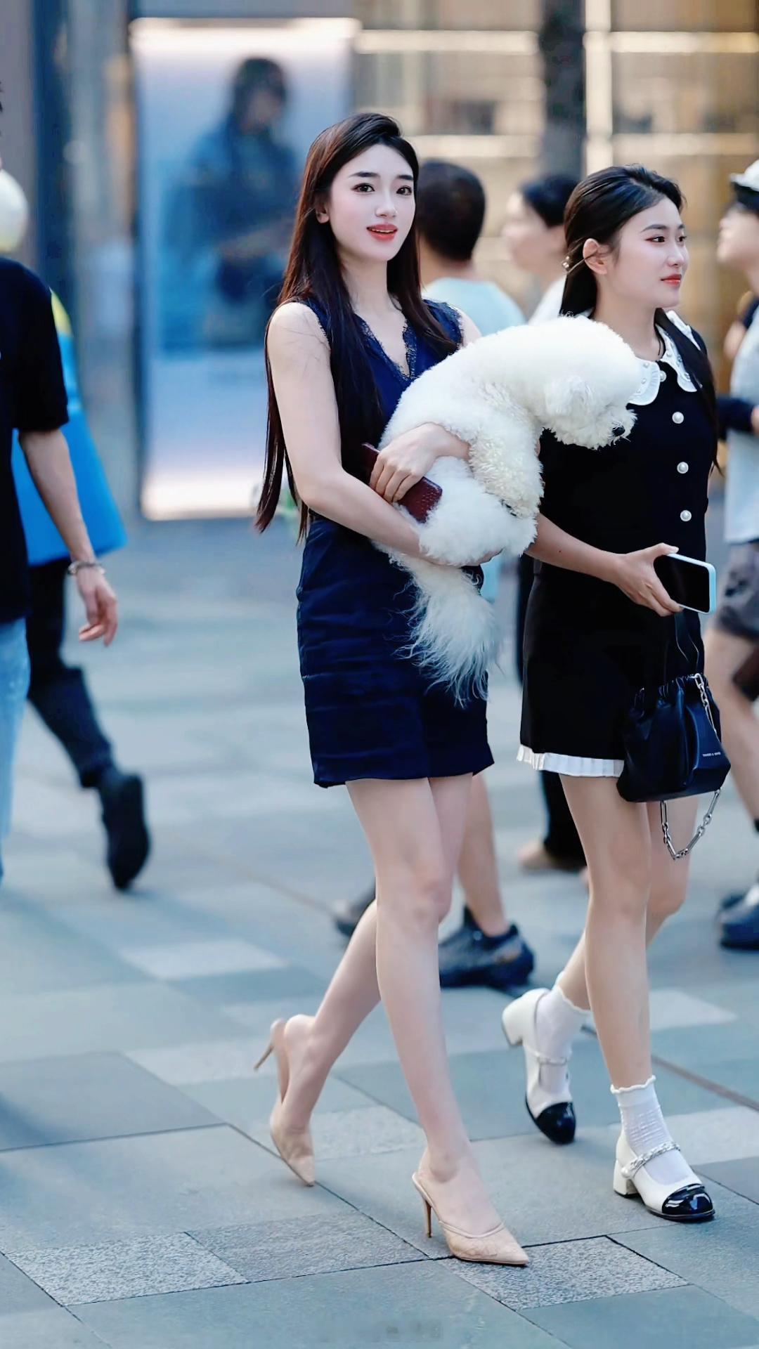 【成都街拍】周一，宝贝们早安！丨摄影拍照每日穿搭