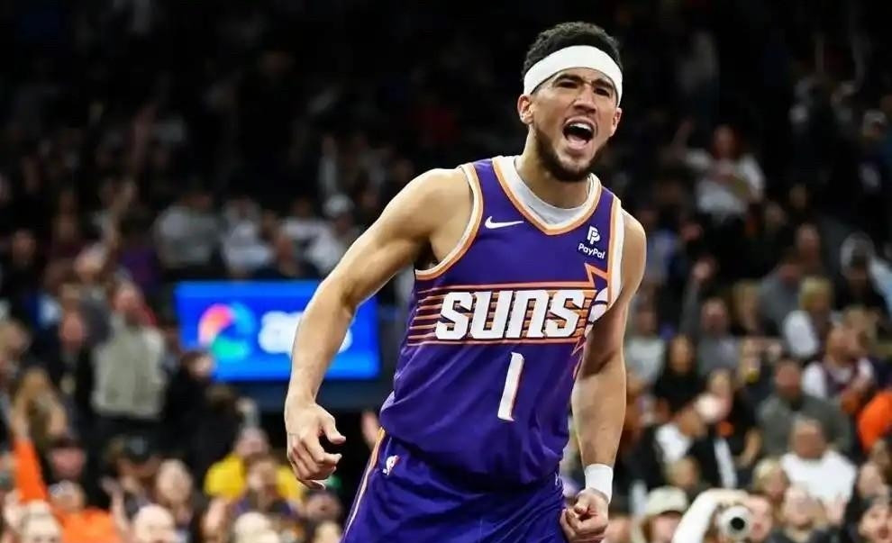 刚看到这个榜单真给我整笑了，NBA历史总收入前五，杜兰特、詹姆斯、库里这些名字放一起毫无违和感，结果