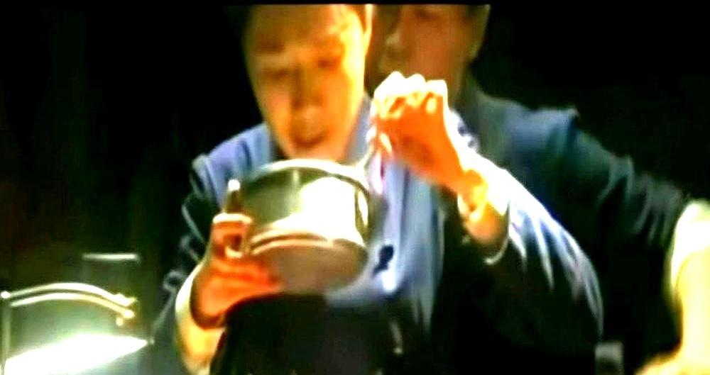 你奉为神作的《风筝》，可能只剩下一副骨架。送审时51集，到你看到时只剩46