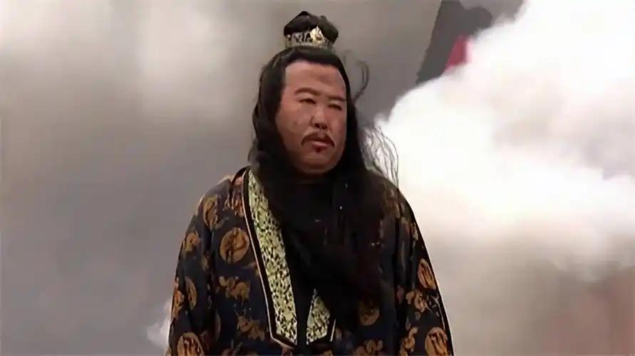 历史总是惊人相似：清朝试图和平统一台湾，郑经却得寸进尺要独立。清朝康熙继位后，他