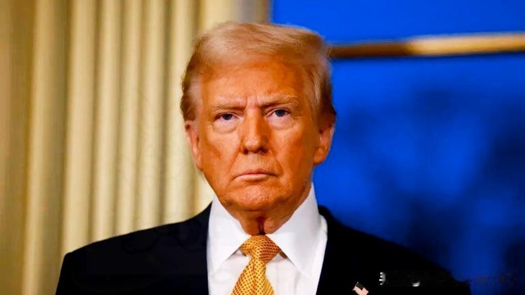 百亿军售刚敲锤13万吨订单秒黄！特朗普踩红线，中方反制直戳美国软肋！别