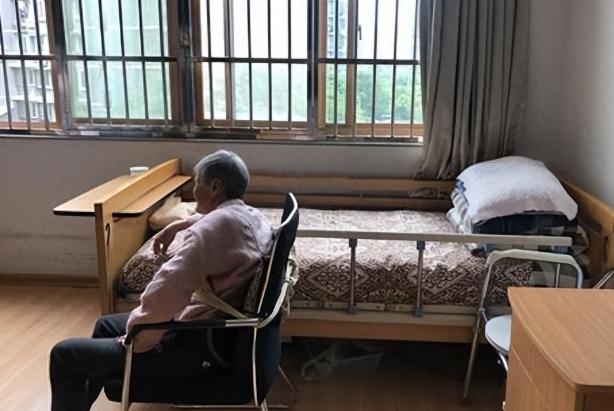必须追责！6月23日上海，一女子将99岁母亲送到养老院生活，每月花费11200元