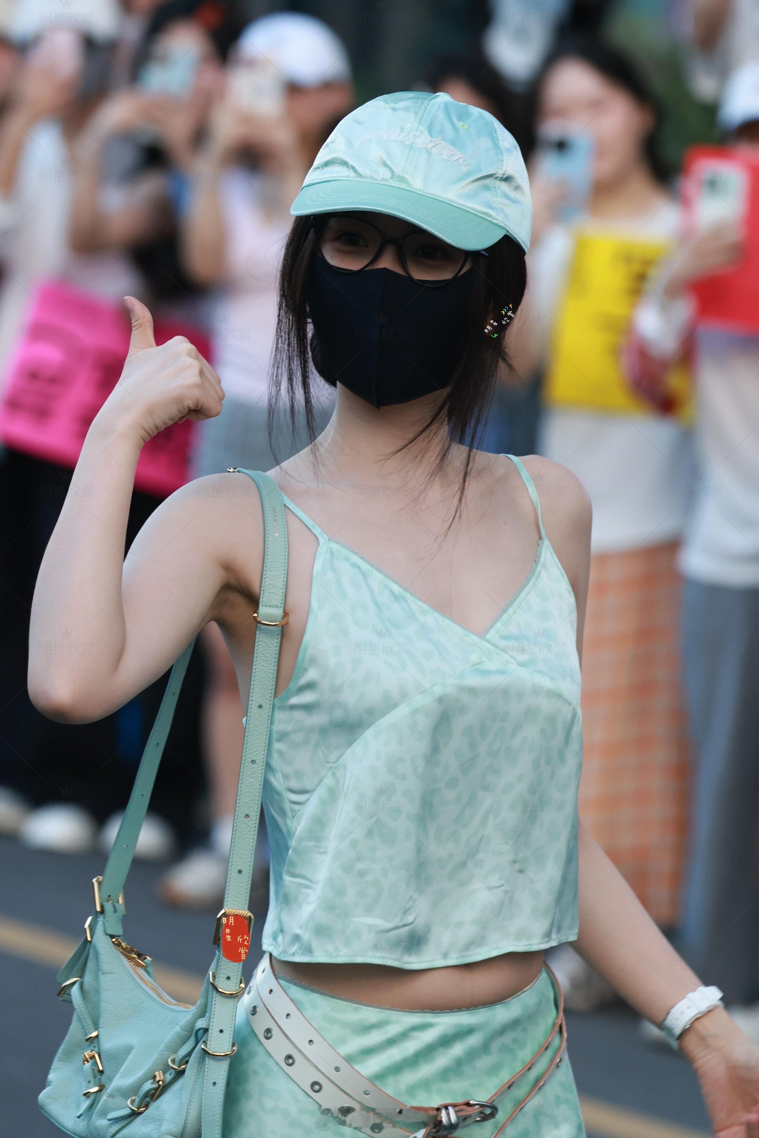 虞书欣260830念相思上班​​​