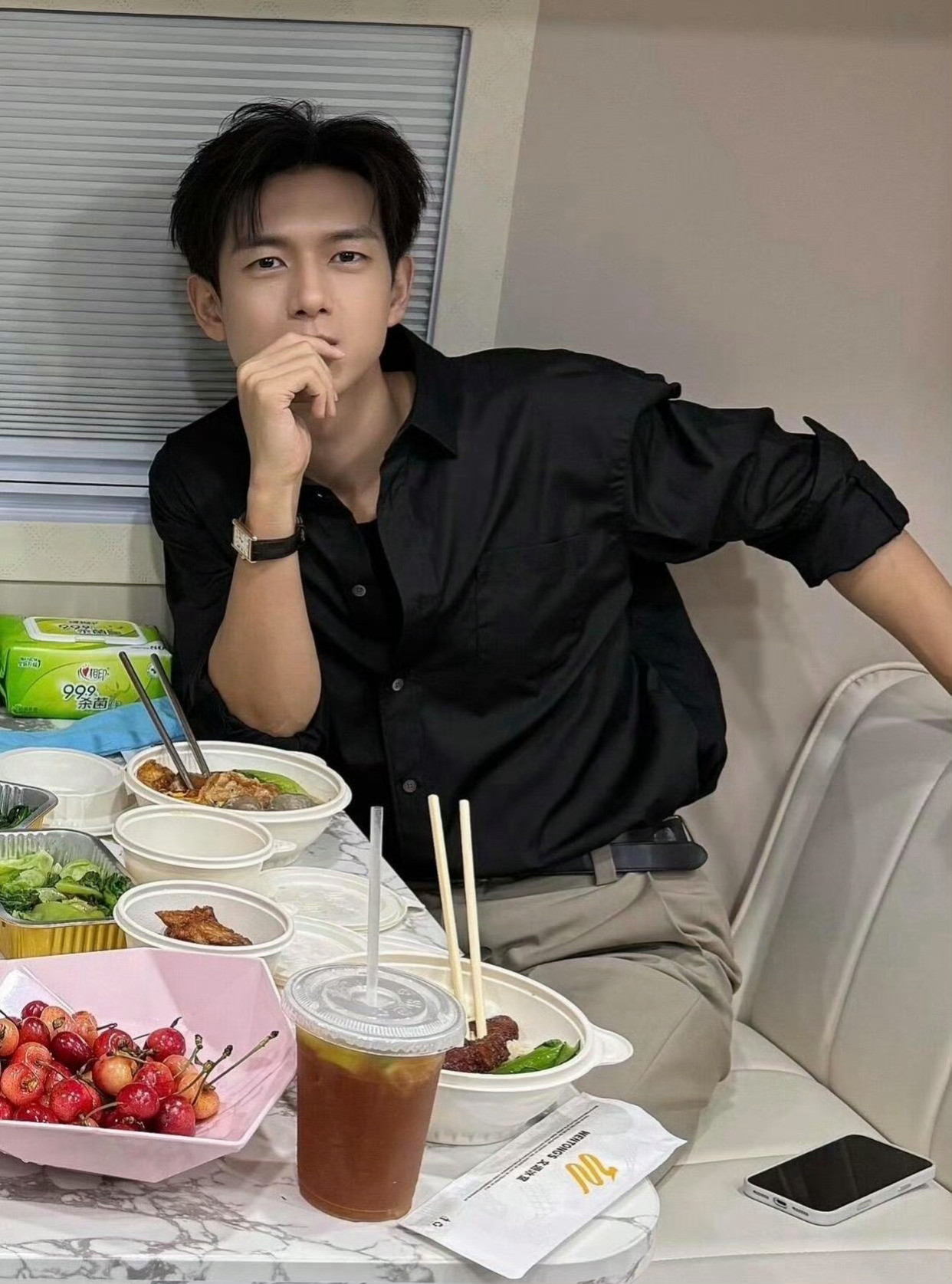 明星餐都这么素吗？李现这张好帅呀
