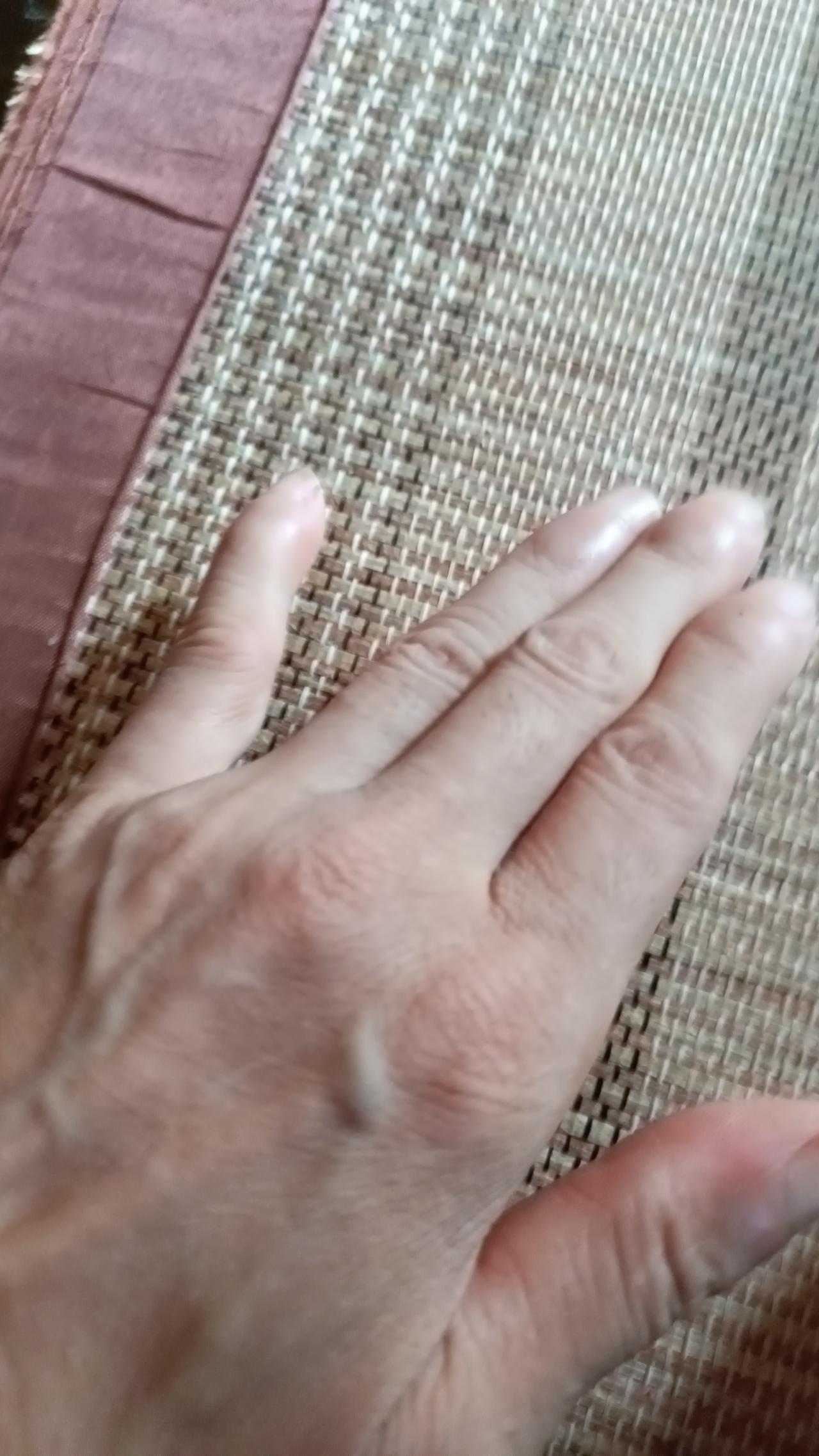 告诉你们一个残忍的真相。我的类风湿不吃药比吃药的时候状况还好。我是吹空调受凉