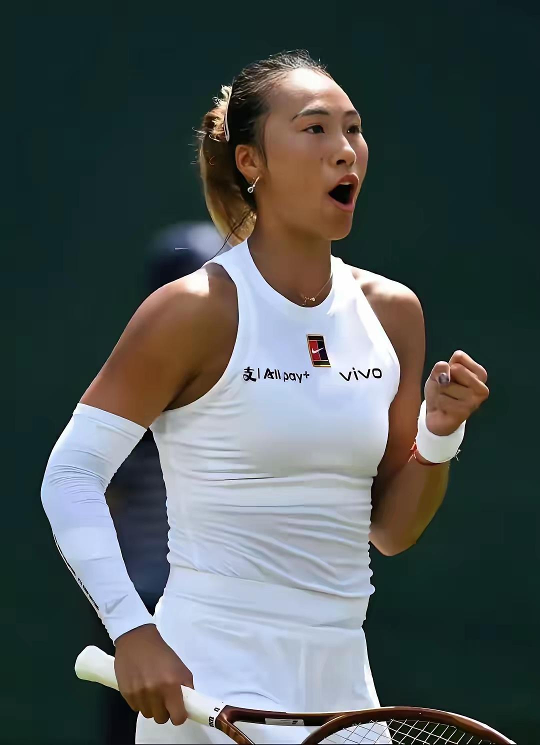 手握外卡接连一轮游，郑钦文选错了复苏路北京时间7月29日凌晨，女子网球WT
