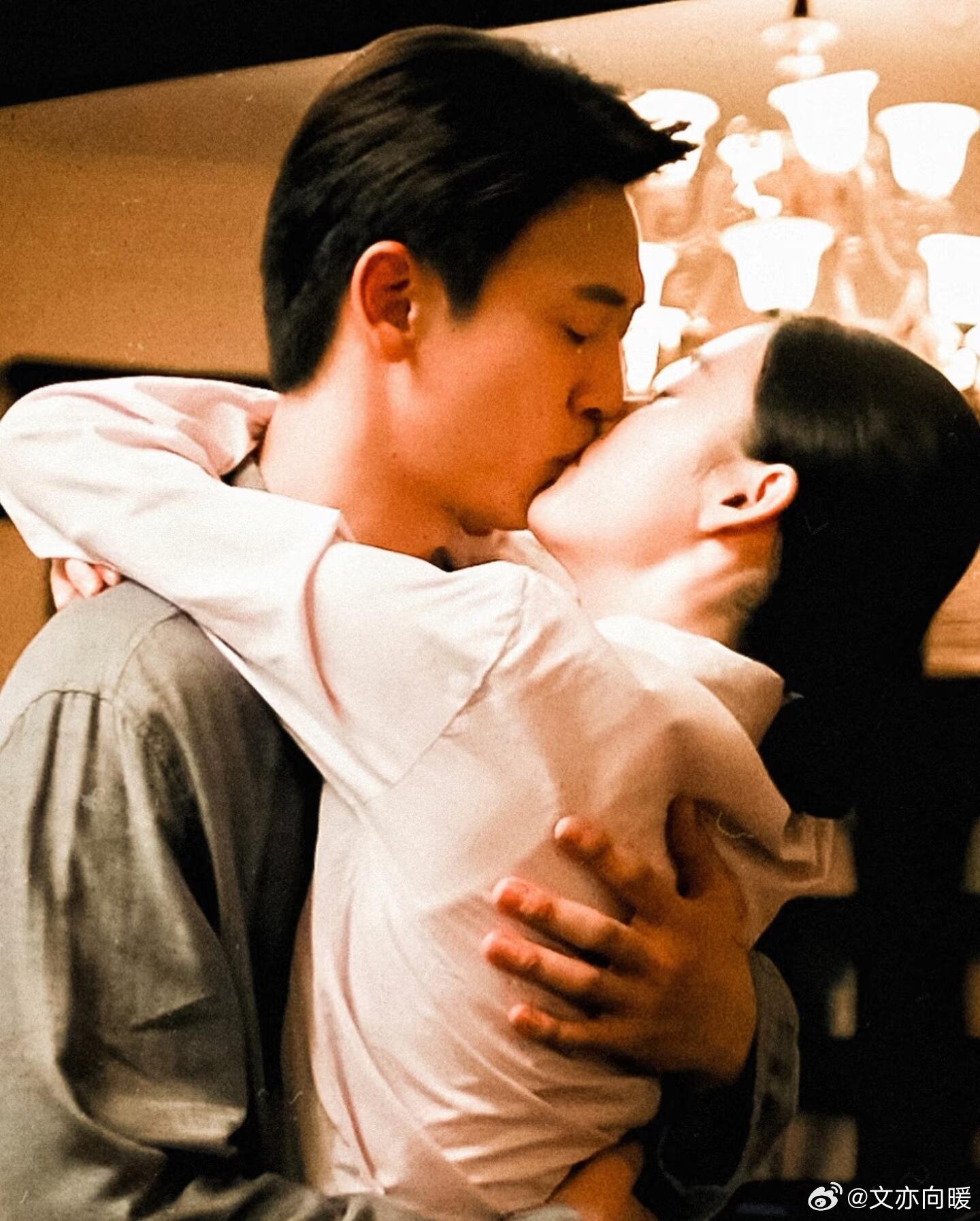 在《纯真年代的爱情》里，方家底蕴深厚，5代以上无白丁且捐100多间房，由此可见，