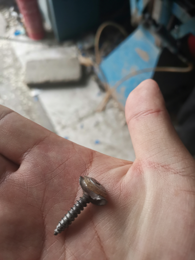 一血极其郁闷同时还发现了一个BUG刚开了一个来月，每天最高兴的就是开车到处溜达