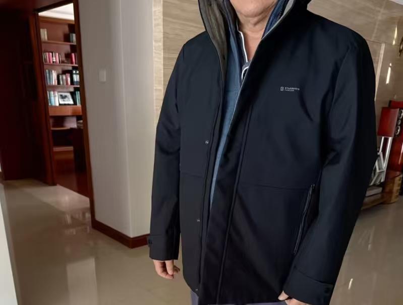 以一两折的价，在唯品会入手了两件大牌羽绒服，大家看看怎么样？本来以为最冷的时