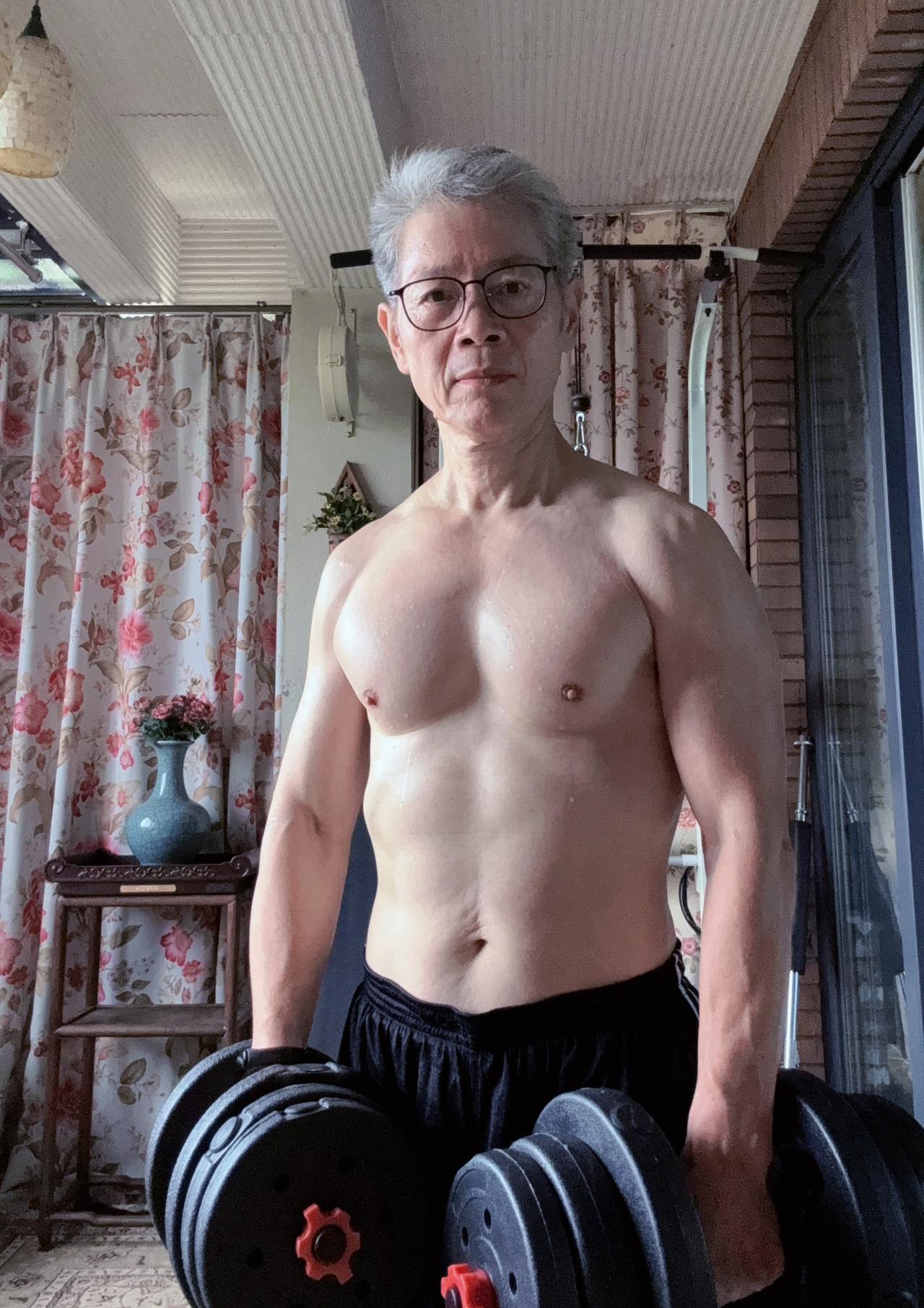第二天浑身酸疼≠练到位！真正懂训练的人，早就不靠酸痛判断效果绝大多数健身新手